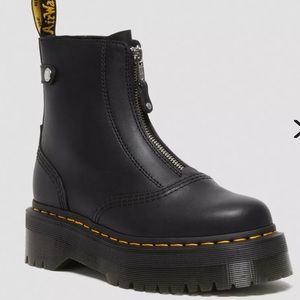 Dr. Martens Jetta Boot
